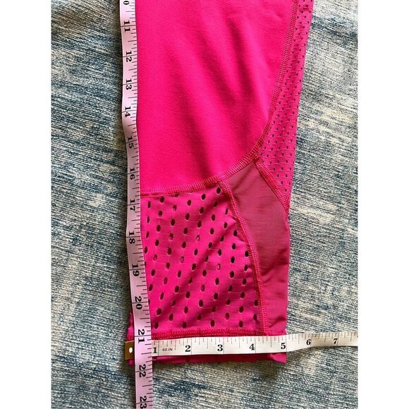 Victoria's Secret Sport Pink Knockout Capri Length Athletic Leggings M - Picture 9 of 9